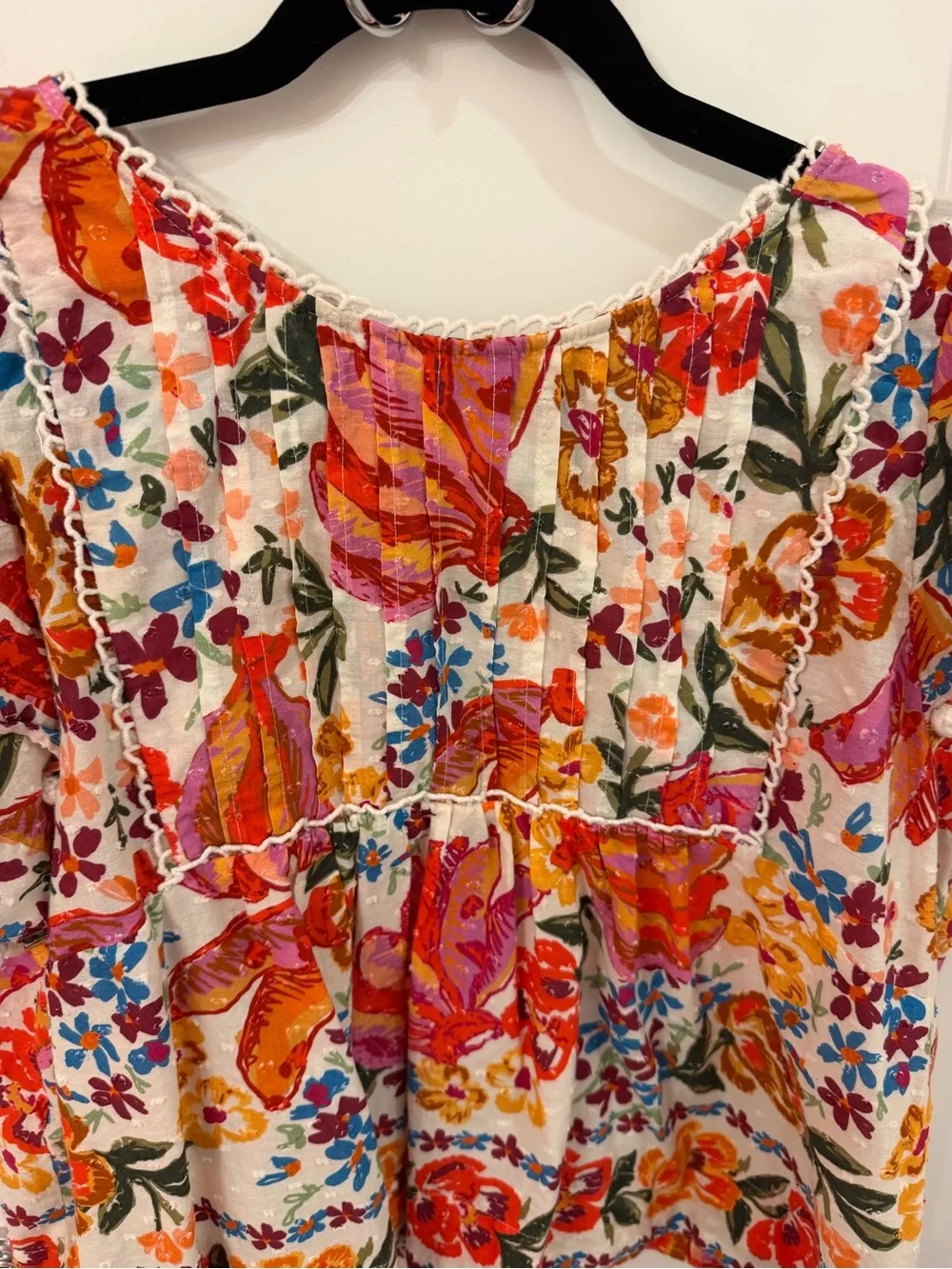 FARM RIO Spring Bananas pintuck blouse with vibrant floral print size Large - Picture 5 of 8